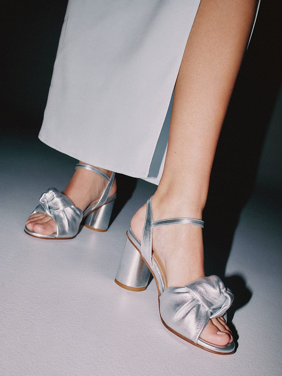 Noto Silver Heel